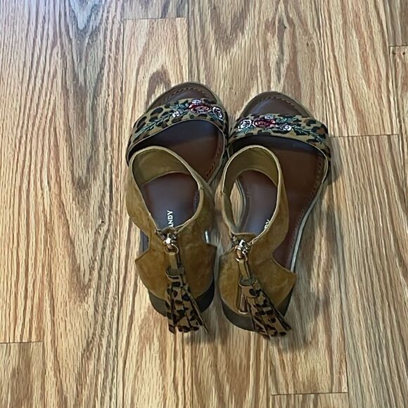 Rock & Candy by Zigi Tassled Casual Sandals, Cheetah, Flowers, 7 - Picture 4 of 7